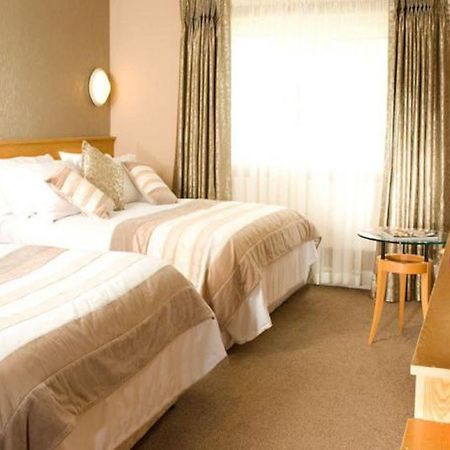 קורק Great National Commons Inn Hotel מראה חיצוני תמונה