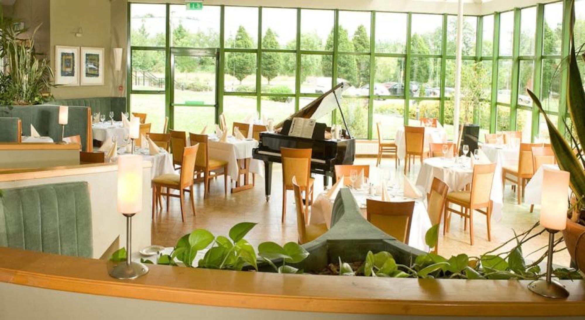 קורק Great National Commons Inn Hotel מראה חיצוני תמונה