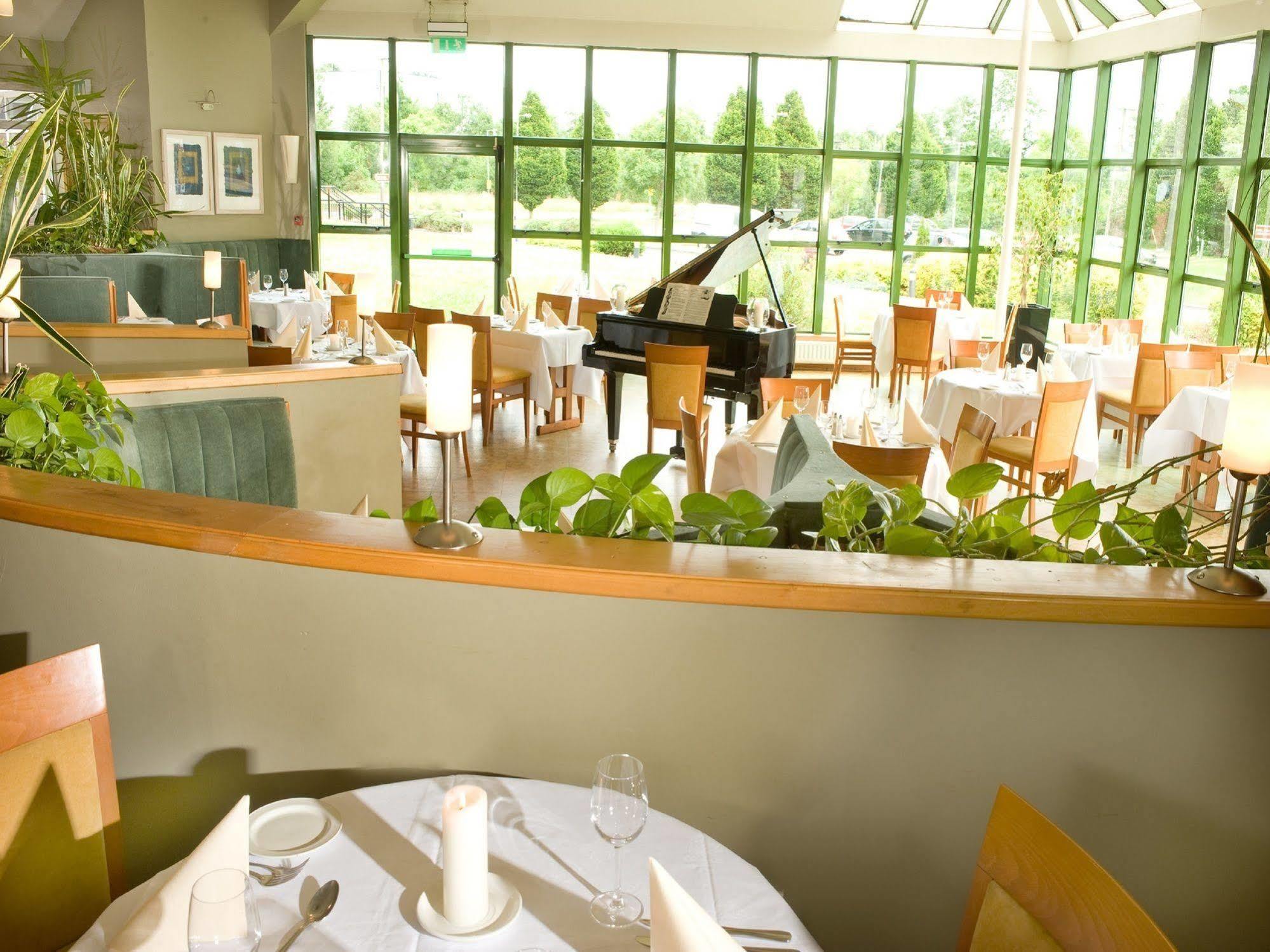 קורק Great National Commons Inn Hotel מראה חיצוני תמונה