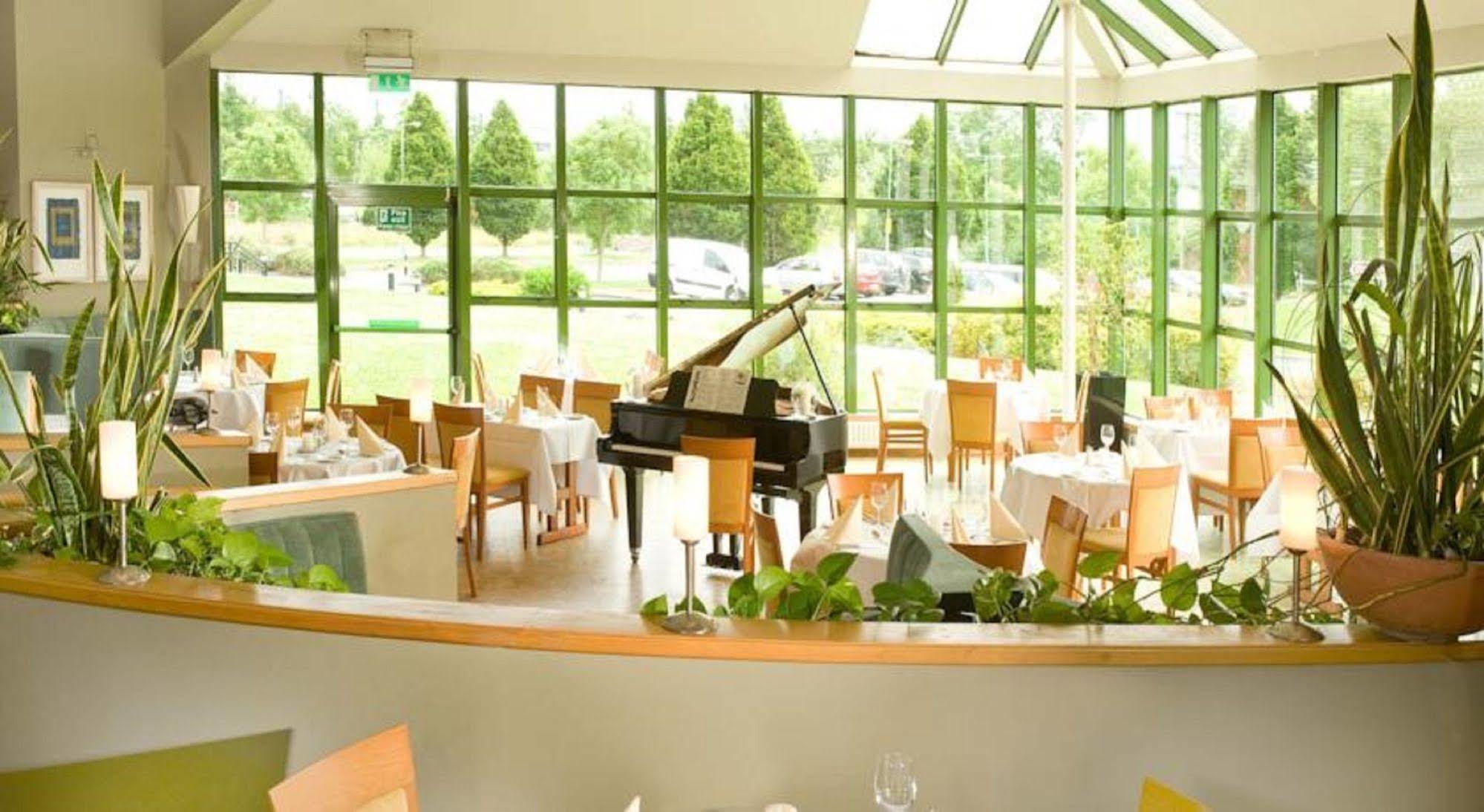 קורק Great National Commons Inn Hotel מראה חיצוני תמונה