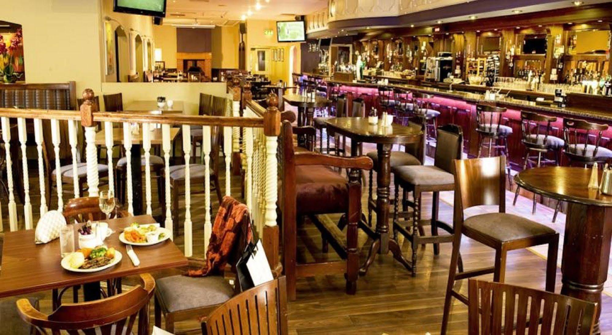 קורק Great National Commons Inn Hotel מראה חיצוני תמונה