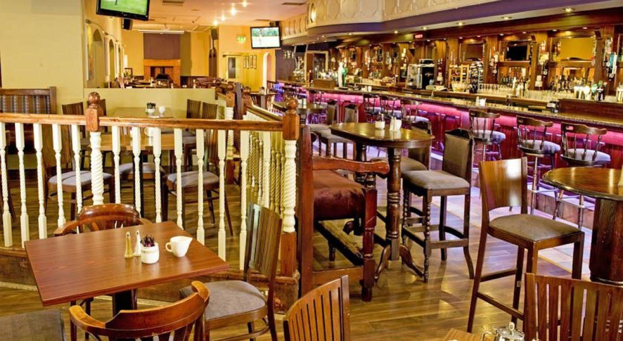 קורק Great National Commons Inn Hotel מראה חיצוני תמונה