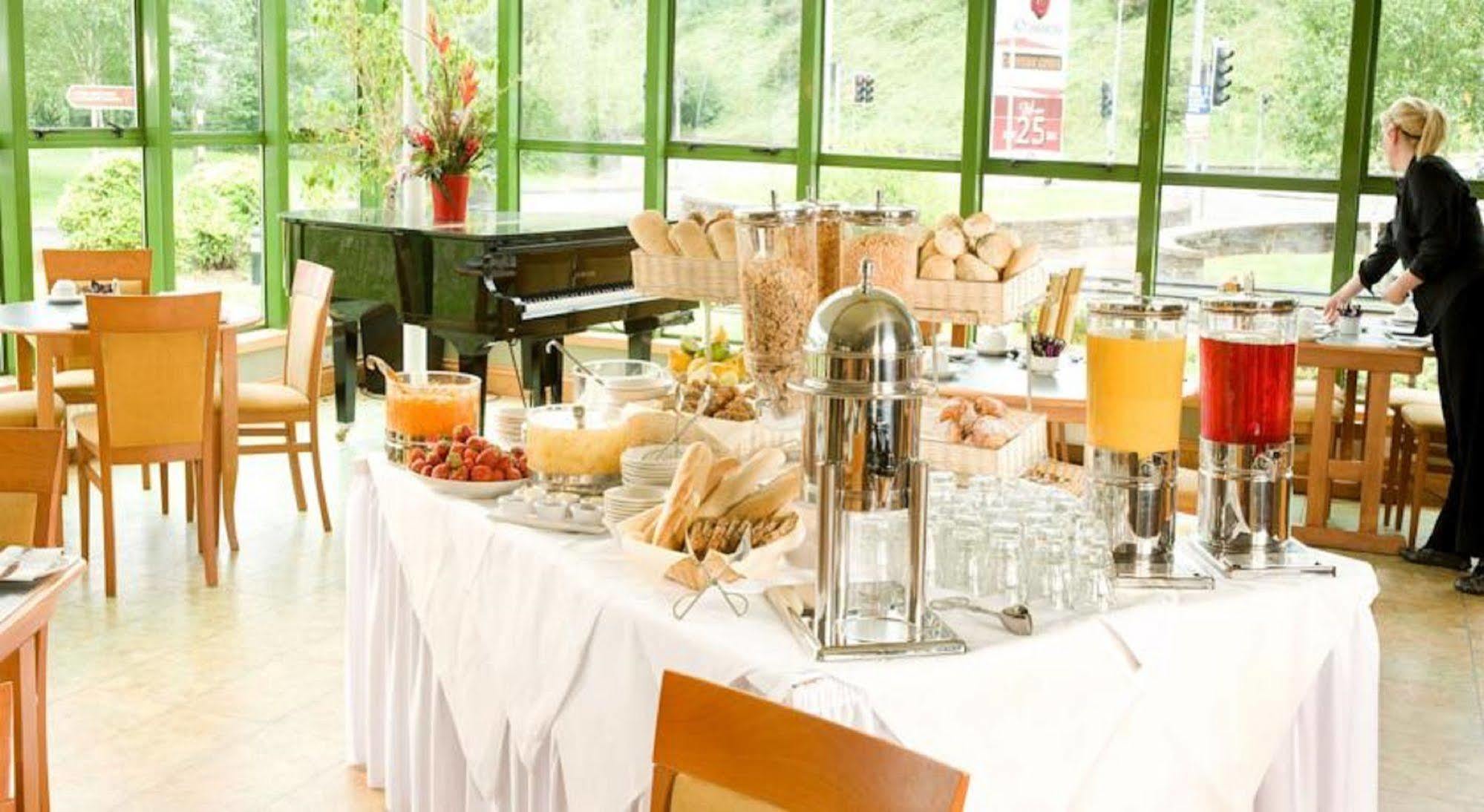 קורק Great National Commons Inn Hotel מראה חיצוני תמונה
